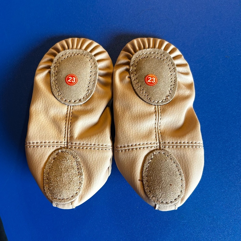 NWT Dynadans Soft Leather Toddler Nude Ballet Shoes Sz 9 - Picture 2 of 3